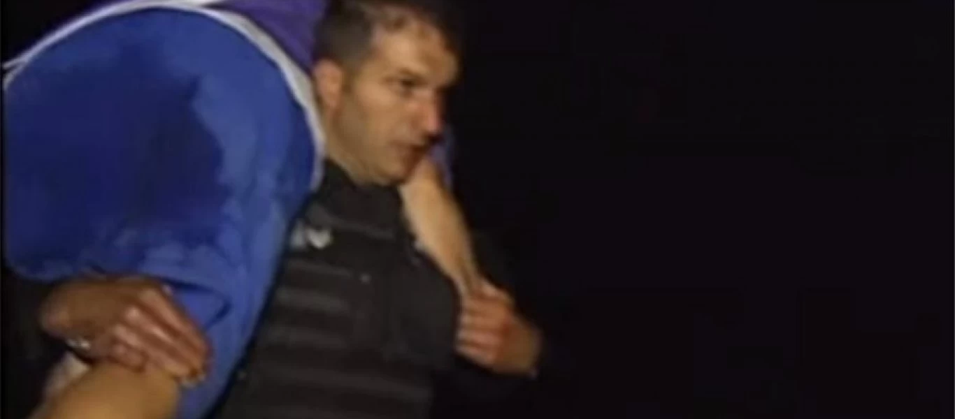 O αστυνομικός που μαχαιρώθηκε από τους χούλιγκανς έσωζε ανθρώπους από τη φωτιά στο Μάτι
